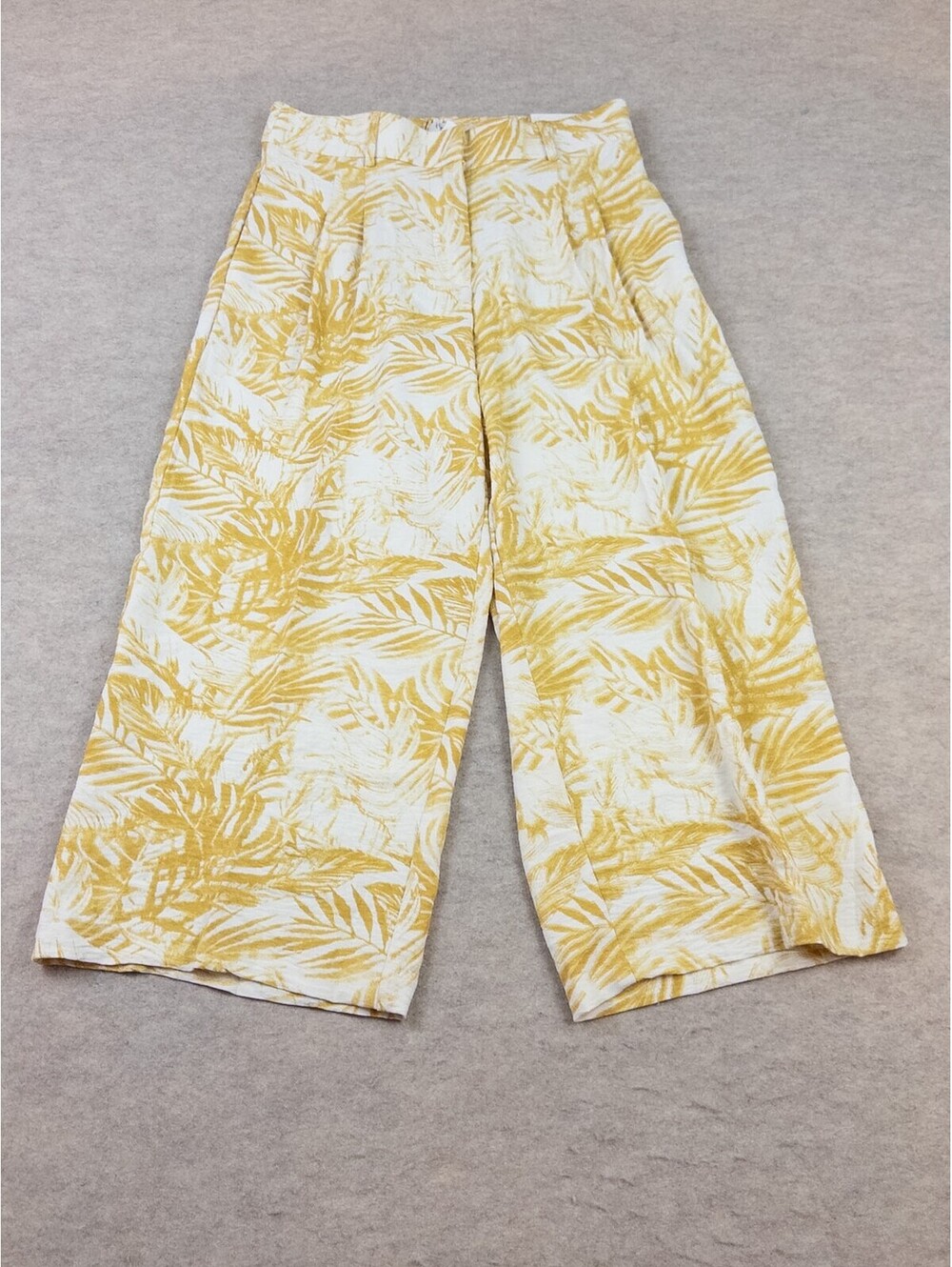 Haver & Blair Wide Leg Cropped Trousers in Yellow Leaf Print, Size M, N/WT